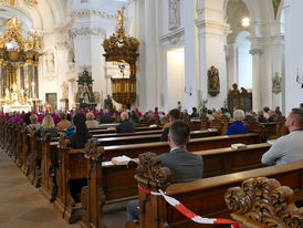 Abschlussvesper der Bischofskonferenz mit Spendung des Bonifatiussegens (Foto: Karl-Franz Thiede)